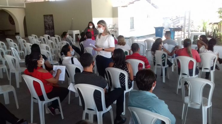 Eunápolis recebe novas doses de vacina contra covid19 e requalifica equipes de aplicação 5