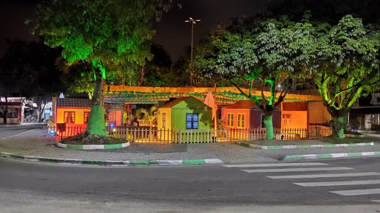Prefeitura de Eunápolis revive as tradições juninas e valoriza músicos em Vila do Forró 4