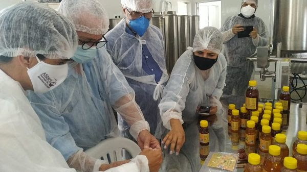 Veracel apoia apicultores para a inauguração do Entreposto de Mel da região sul da Bahia 10