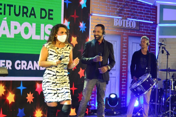 Adelmário Coelho e Roni Brasil fecham com chave de ouro a última noite da live "São João se Encontra com Pedrão em Eunápolis" 4