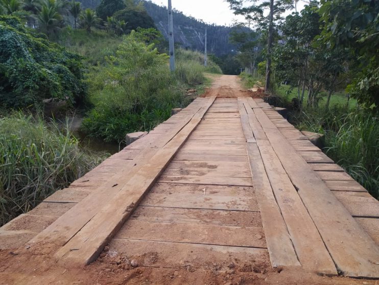 Infraestrutura entrega mais três pontes de madeira no interior de Guaratinga 7