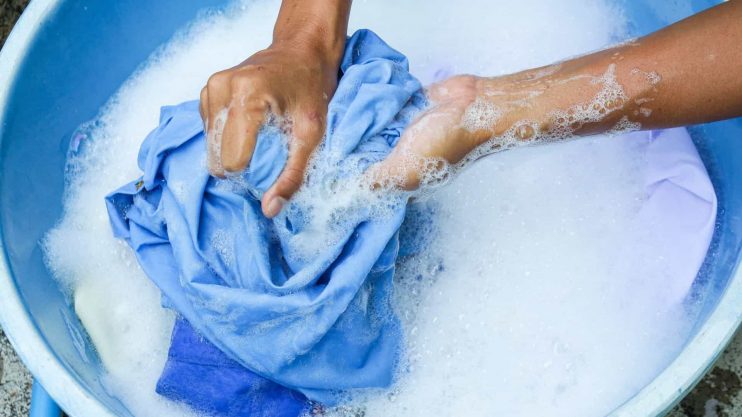 Sabão utilizado para lavar roupas pode afetar a saúde de sua pele 109