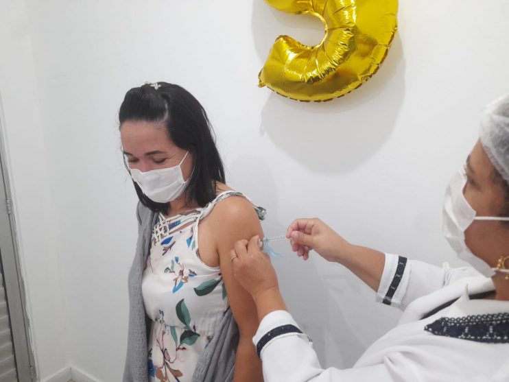 Eunápolis inicia vacinação contra a Covid-19 para pessoas a partir dos 35 anos 4