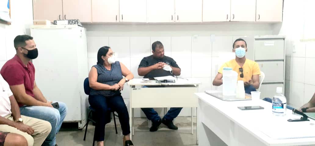 Prefeito Luizinho promoveu na Sexta-feira, 27 de Agosto de 2021, uma reunião de trabalho com integrantes da Equipe do Hospital Luís Eduardo Magalhães de Itagimirim-Ba 7