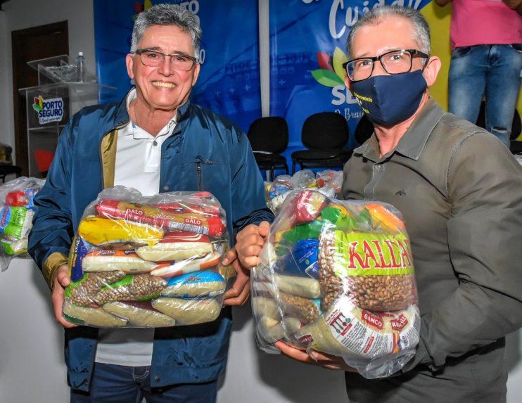 Prefeitura faz nova entrega de cestas básicas para famílias de músicos de Porto Seguro. 4