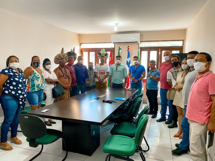 Vice-prefeito e secretário de Turismo de Porto Seguro, Paulinho Toa Toa, atende solicitação de lideranças indígenas 7
