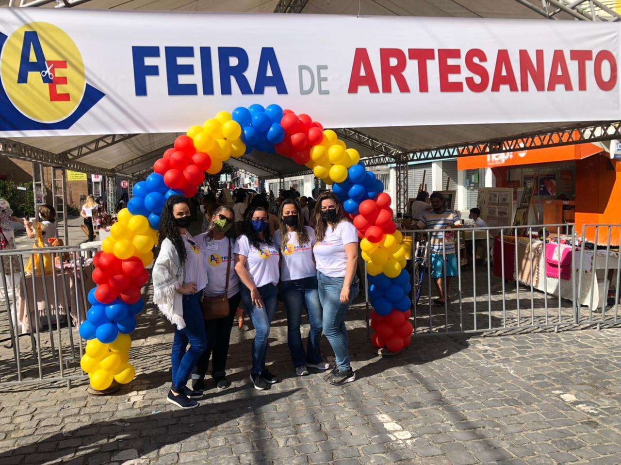 Feira de Artesanato supera expectativa de vendas no município de Eunápolis 5