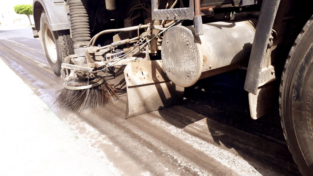 Secretaria de Serviços Públicos utiliza caminhão varredeira para intensificar limpeza urbana 21