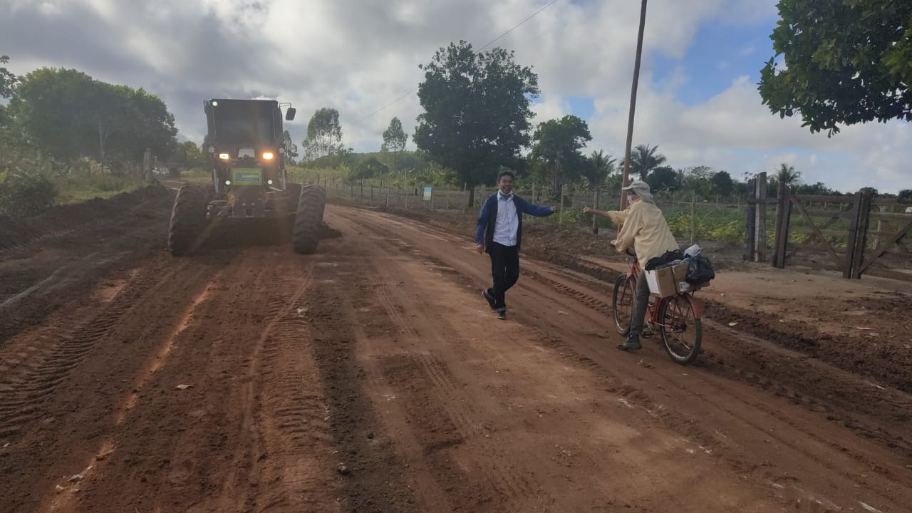 Prefeitura intensifica patrolamento em estradas e ramais da zona rural de Eunápolis 5