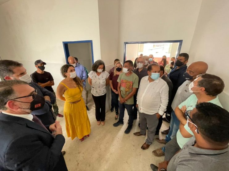 Eunápolis: Obra inacabada revela desperdício com o dinheiro público 24