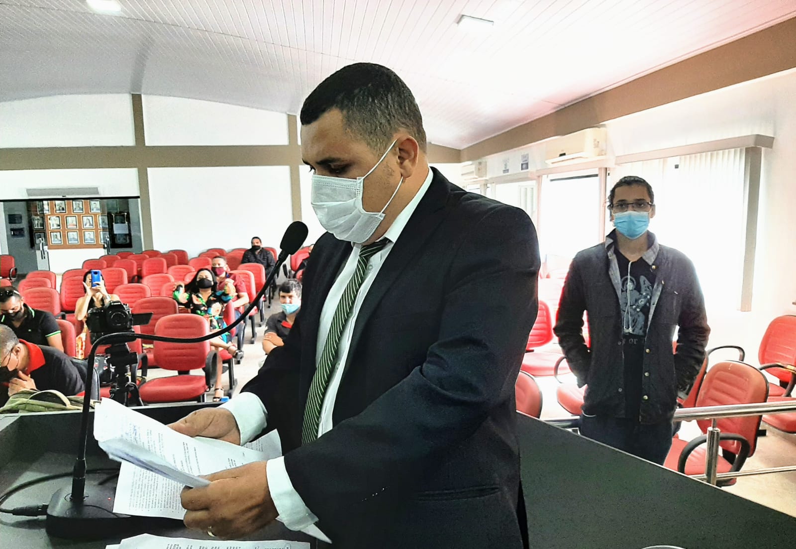 Vereador Francis faz homenagem aos 25 anos de Ordenação Episcopal do Bispo Dom José Edson de Santana 5