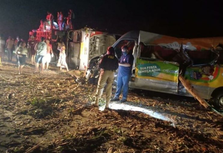 Eunápolis: Trágico acidente deixa 12 mortos e mais de 20 feridos 4