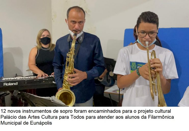 Prefeita Cordélia Torres entrega instrumentos para projeto Palácio das Artes Cultura para Todos 7