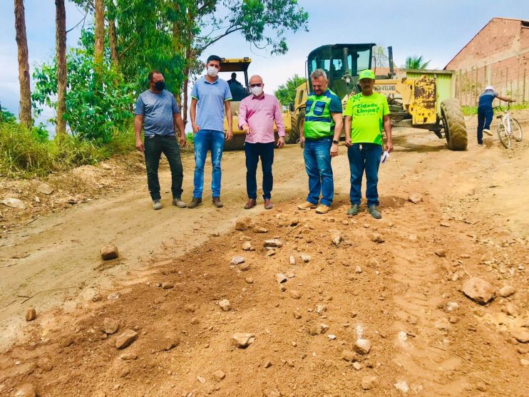 Prefeitura de Eunápolis inicia serviço de revitalização em rua para melhorar mobilidade no bairro Juca Rosa 6