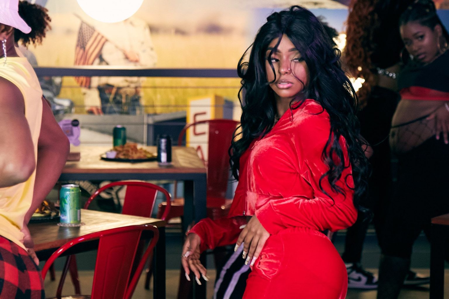 COM CLIPE DIRIGIDO POR LUCAS PENTEADO, CANTORA BEA GALHANO LANÇA O SINGLE “BUMBUNKA” 6