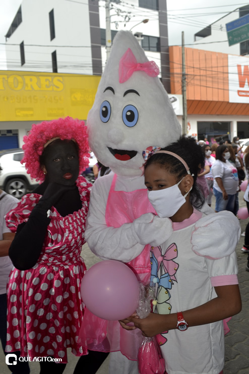 “Caminhada Rosa” reúne centenas de pessoas para alerta de prevenção ao câncer de mama em Eunápolis 79