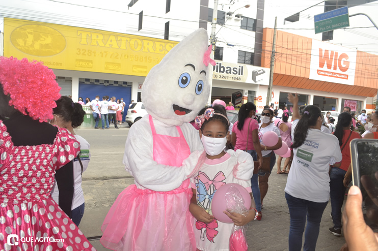 “Caminhada Rosa” reúne centenas de pessoas para alerta de prevenção ao câncer de mama em Eunápolis 85
