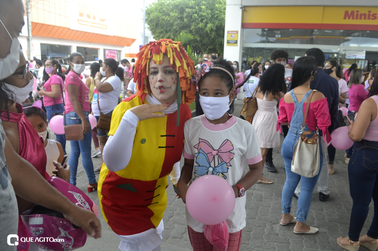 “Caminhada Rosa” reúne centenas de pessoas para alerta de prevenção ao câncer de mama em Eunápolis 112