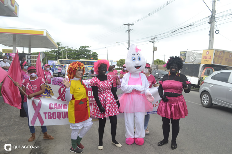 “Caminhada Rosa” reúne centenas de pessoas para alerta de prevenção ao câncer de mama em Eunápolis 78
