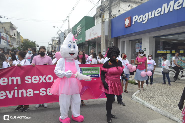 “Caminhada Rosa” reúne centenas de pessoas para alerta de prevenção ao câncer de mama em Eunápolis 113