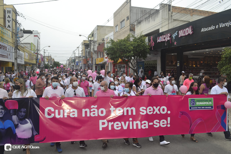 “Caminhada Rosa” reúne centenas de pessoas para alerta de prevenção ao câncer de mama em Eunápolis 106