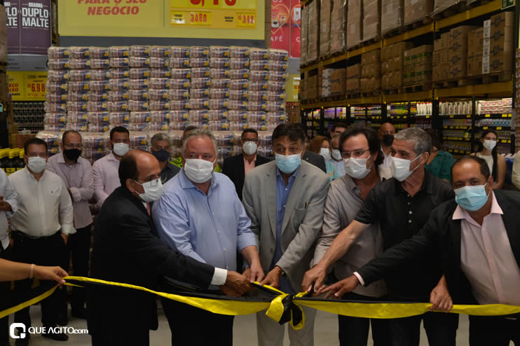 Prefeita Cordélia Torres prestigia inauguração de hipermercado em Eunápolis 9