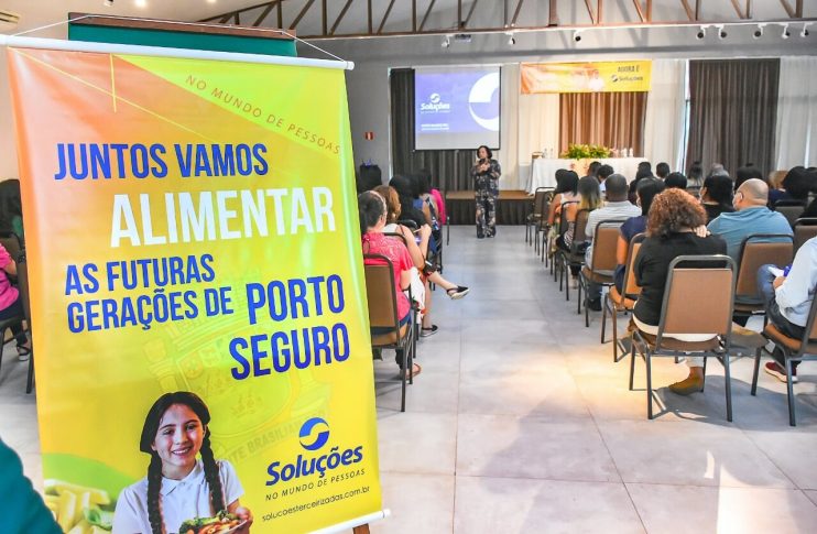 Secretaria de Educação apresenta projeto de alimentação para as escolas municipais Secretaria de Educação apresenta projeto de alimentação para as escolas municipais 11