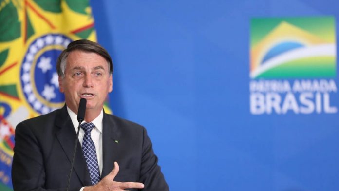 Bolsonaro abre crédito de R$ 235 milhões para combate à Covid-19 11