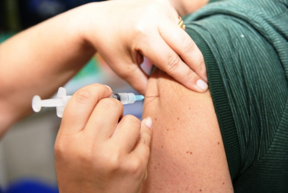 Secretaria de Saúde reforça que não há vacinação contra a Covid-19 às quartas-feiras no Rotary Club 5