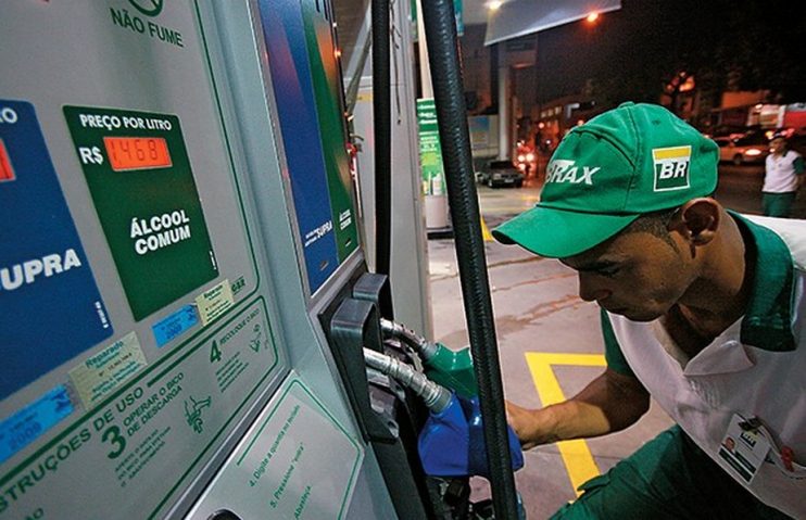ANP muda regra e postos não precisarão trocar bombas para mostrar litro da gasolina a R$ 10 10