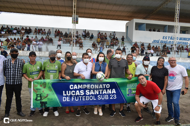 Prefeita Cordélia Torres prestigia final de campeonato de futebol que homenageou atleta Lucas Santana 90