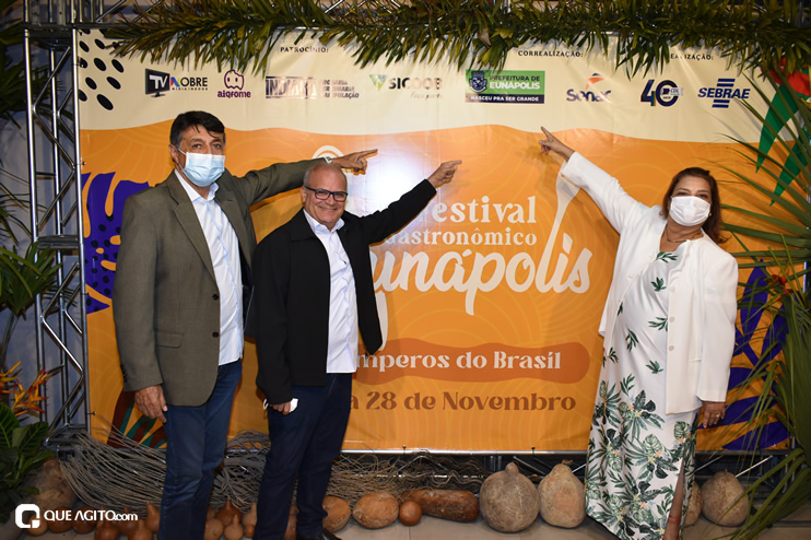 Prefeita Cordélia Torres e secretariado participam de abertura do 2º Festival Gastronômico de Eunápolis 13