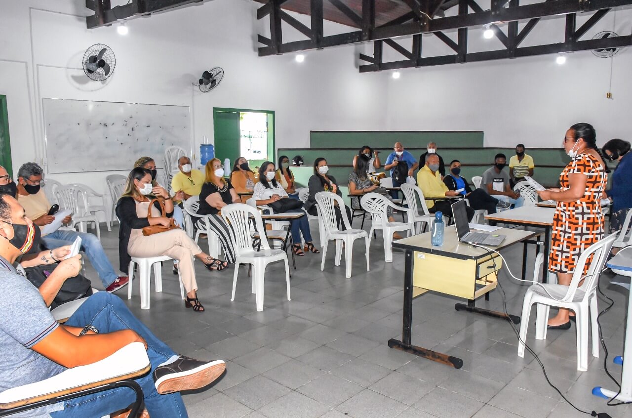 Empossado o Fórum Municipal de Educação de Porto Seguro 8