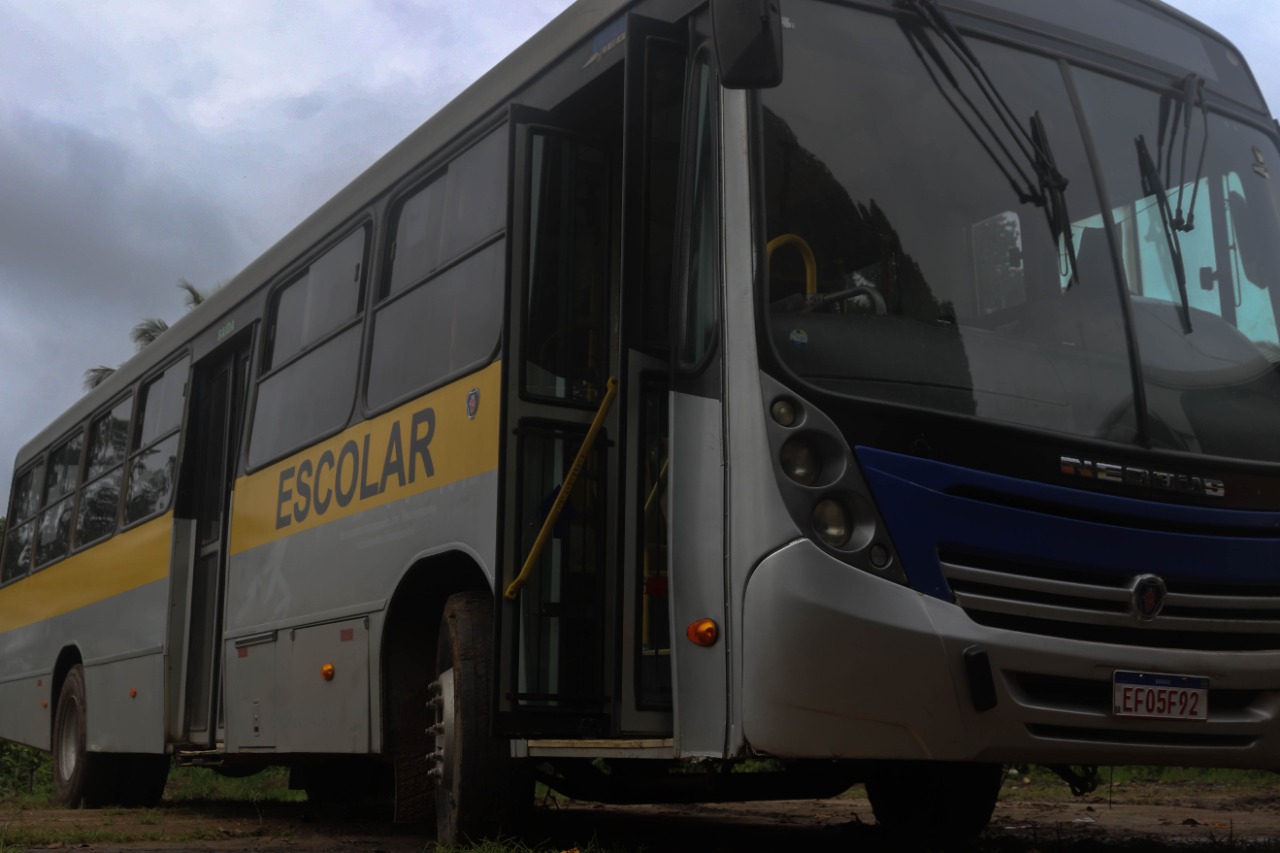 Prefeitura de Eunápolis renova frota de transporte escolar ofertando cerca de 80 veículos para estudantes da rede pública municipal 8