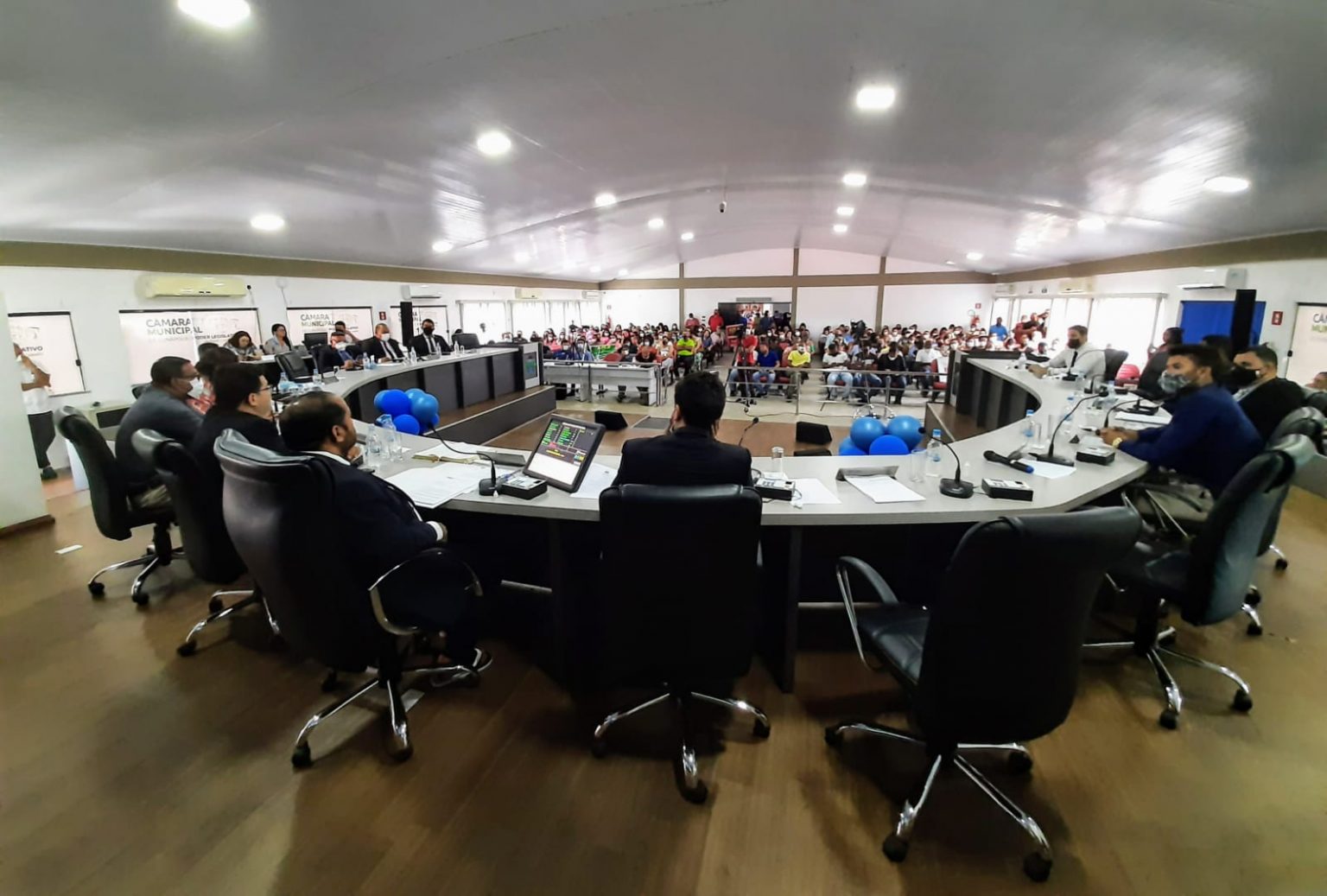 Câmara aprova criação de autarquia para gerir serviço de água e esgoto em Eunápolis Câmara aprova criação de autarquia para gerir serviço de água e esgoto em Eunápolis 6