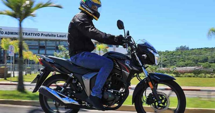 Hora de economizar: 5 motos que fazem 50 km por litro 4