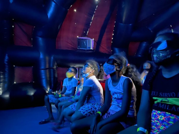 "Villa da Alegria" traz ambientes digitais de cinema e planetário para criançada de Eunápolis 4