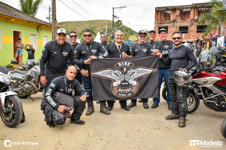 Gutto Soares encerra com chave de ouro os festejos do 26º Aniversário de Periquito-MG 55
