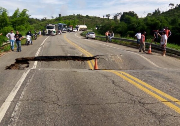 Bolsonaro anuncia R$ 200 milhões para reconstruir estradas na Bahia, AM, MG, PA e SP 11