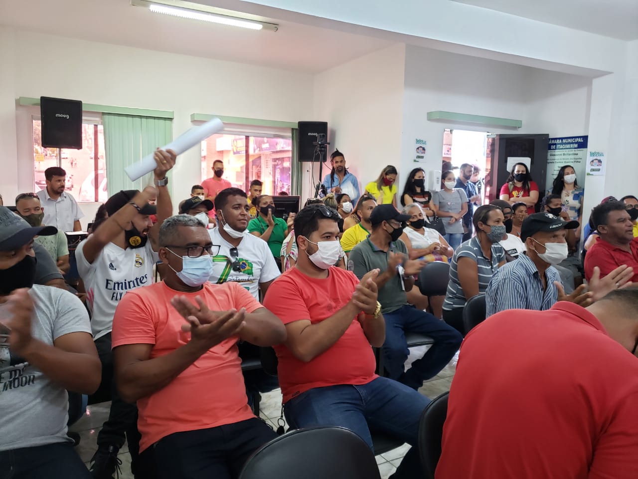 Presidente da Câmara de Vereadores de Itagimirim adia aprovação de projeto e ato pode provocar paralisação de serviços fundamentais no município 37