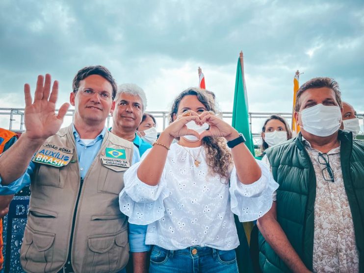 Ministro em Eunápolis - Multidão recepciona ministro com gritos do nome da prefeita: “Cordélia! Cordélia!” 4