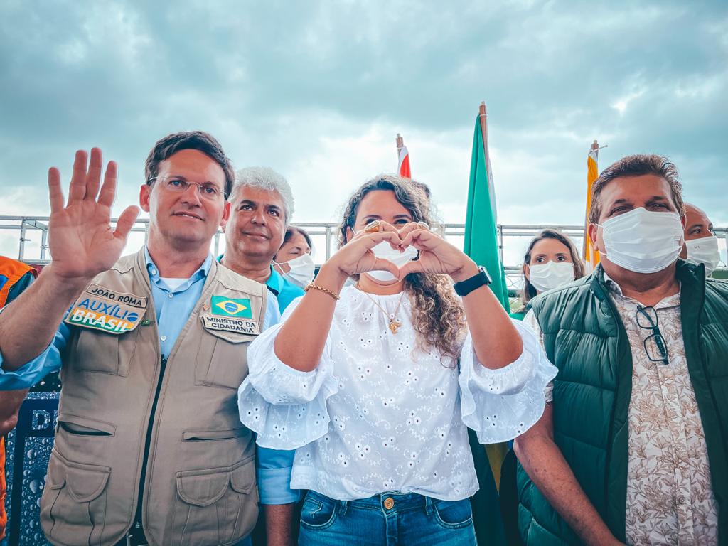 Ministro em Eunápolis - Multidão recepciona ministro com gritos do nome da prefeita: “Cordélia! Cordélia!” 97