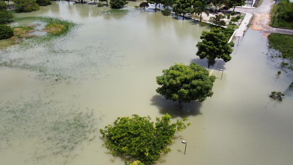 Prefeitura de Eunápolis realiza frente emergencial de serviços para minimizar impacto das chuvas 6