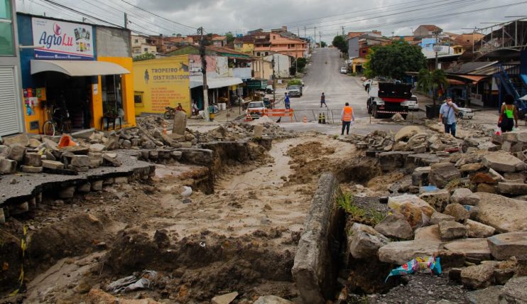 Chuva expõe precariedade na infraestrutura urbana de Eunápolis 5