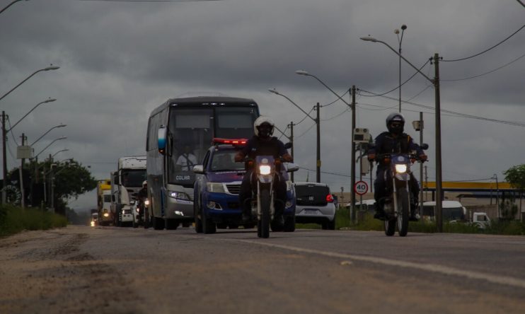 Exército Brasileiro chega a Eunápolis para prestar ajuda humanitária após pedido da prefeita Cordélia Torres 22