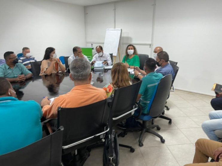 Em reunião, prefeita Cordélia Torres e vereadores reforçam união no enfrentamento aos danos causados pelas fortes chuvas 4