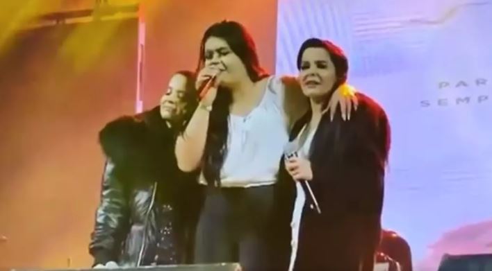 JOVEM QUE TEM VOZ PARECIDA COM MARÍLIA MENDONÇA VIRALIZA AO CANTAR COM MAIARA E MARAISA 7