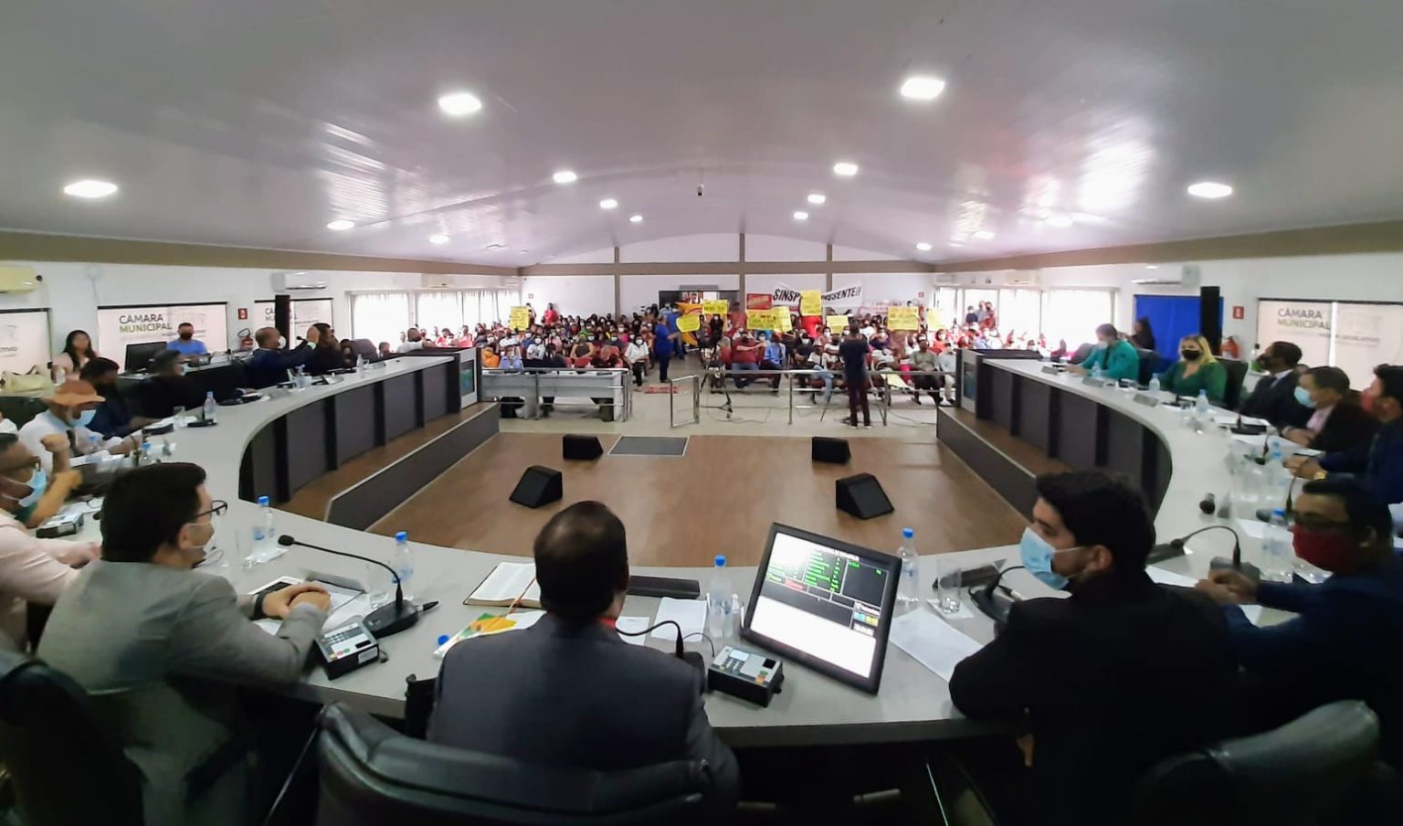 Projeto que beneficia mulheres vítimas de violência doméstica em geração de emprego e renda é aprovado na Câmara de Eunápolis Projeto que beneficia mulheres vítimas de violência doméstica em geração de emprego e renda é aprovado na Câmara de Eunápolis 9