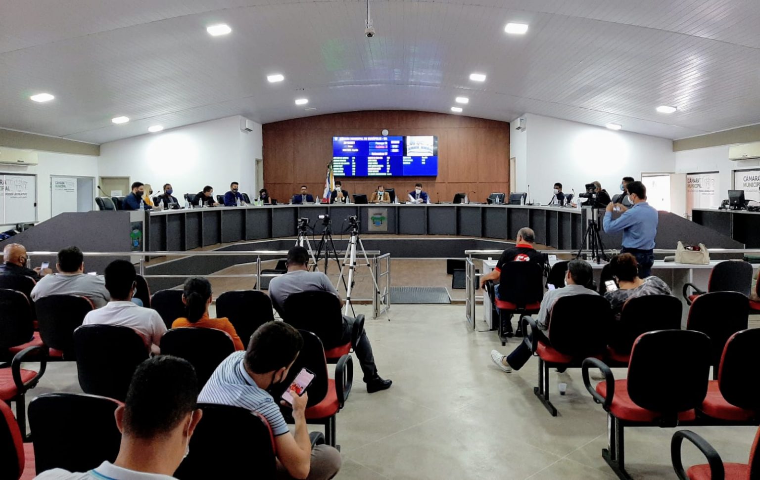 EUNÁPOLIS: Vereadores aprovam prorrogação do REFIS até junho de 2022 10