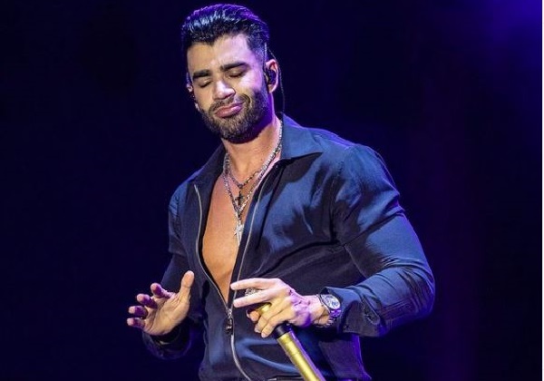 Gusttavo Lima é processado por divulgar número de telefone em música 11